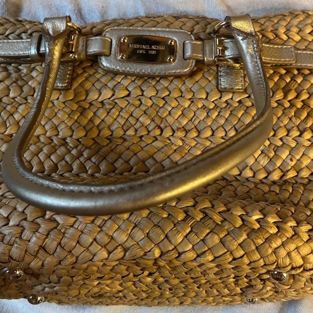 Michael Kors  original classic summer strawbag in like new condition.